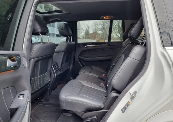 Mercedes-Benz GL cena 169900 przebieg: 24817, rok produkcji 2016 z Warszawa małe 704